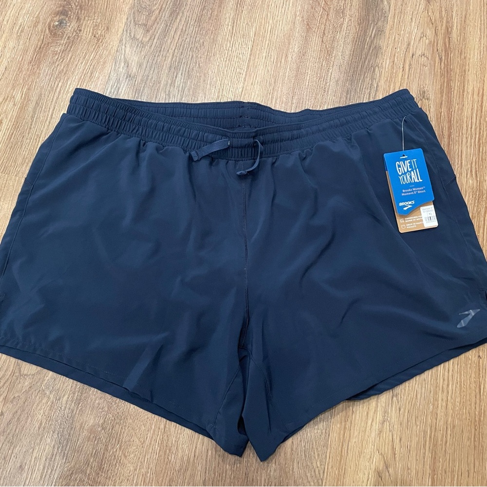 Brooks women’s running shorts navy blue